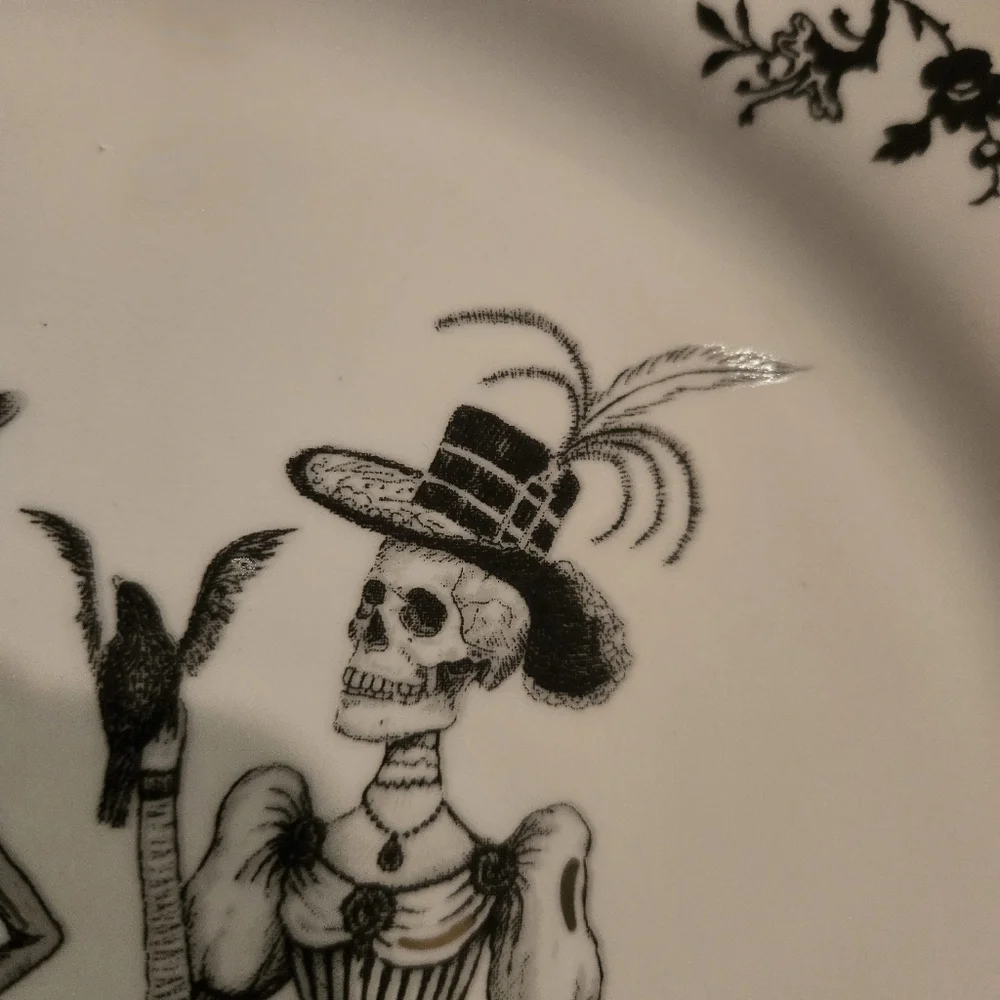 Potter's Studio Halloween VICTORIAN SKELETON (4-PC) Dinner Plates~ Scalloped/New - Picture 3 of 9